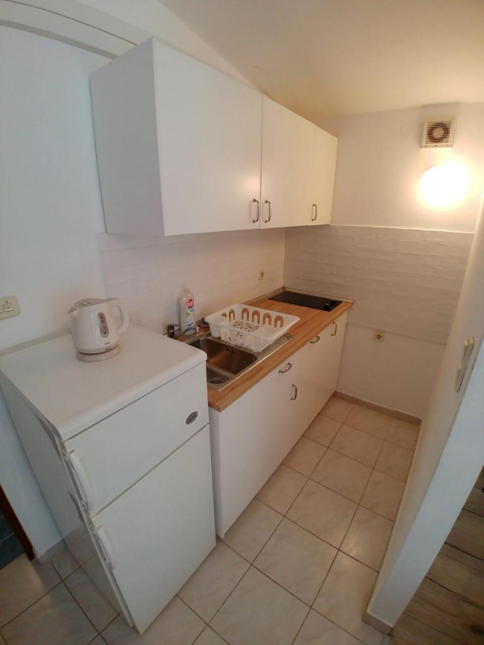 Apartment Svetka Сали Экстерьер фото