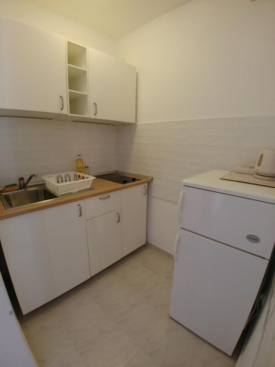 Apartment Svetka Сали Экстерьер фото
